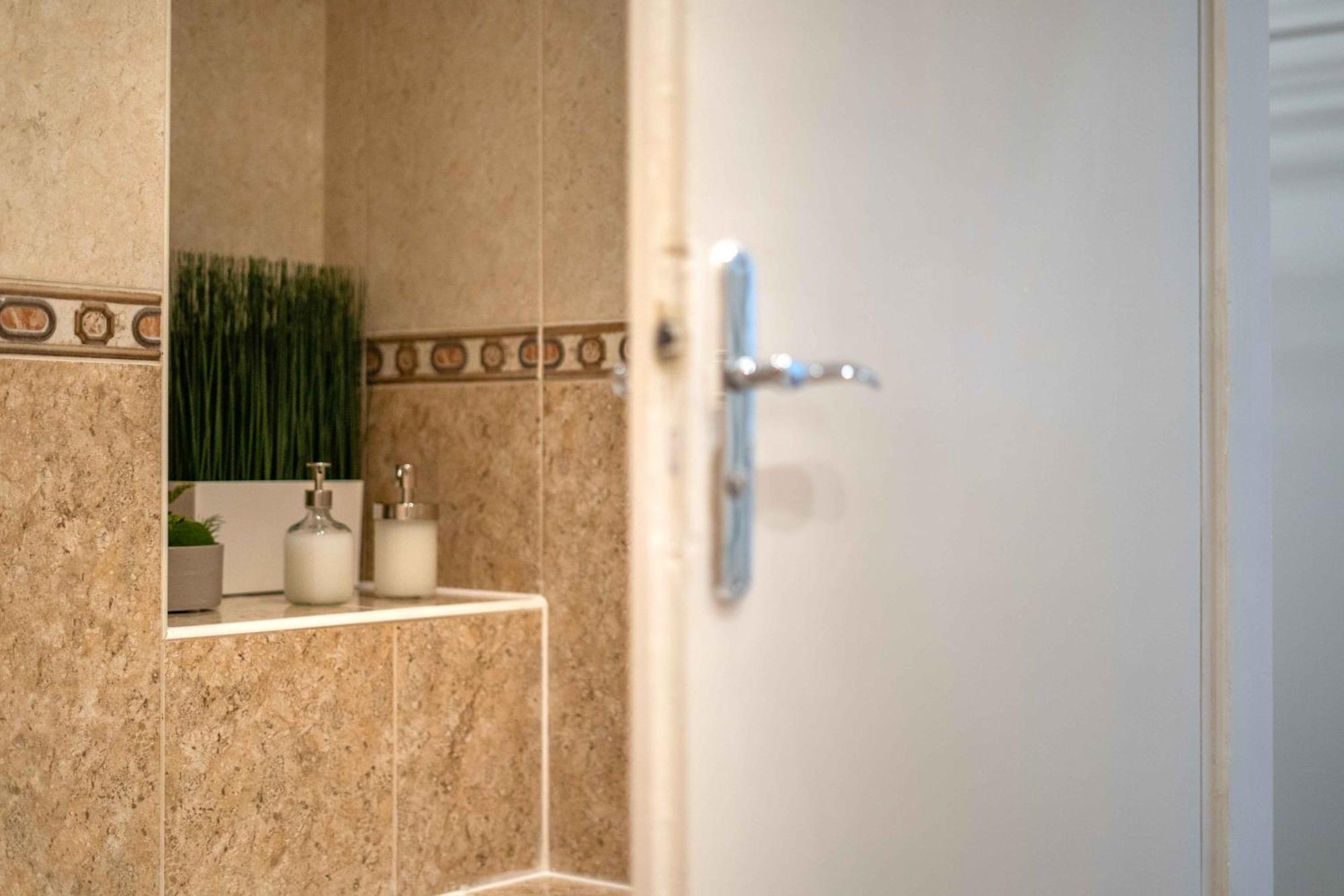 Best Location Apartment Air-Conditioned Братислава Екстериор снимка